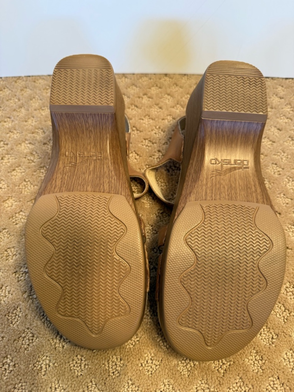 Dansko Tan Brown Leather Wedge Sandals - Picture 7 of 8